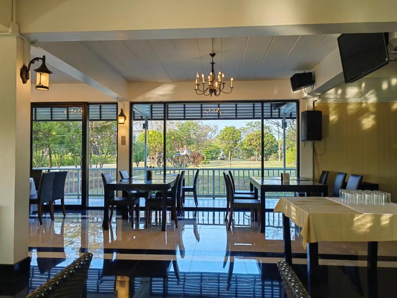 Restaurant-cafeteria