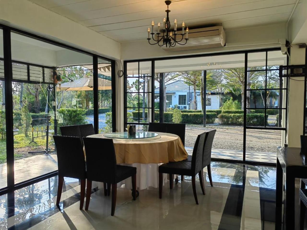 Restaurant-cafeteria