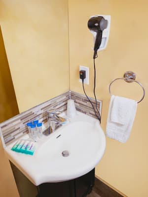 thumbnail: Bathroom sink