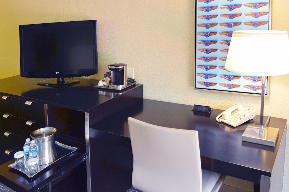 In-room business center
