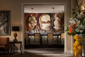 thumbnail: Bar (on property)
