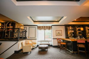 thumbnail: Lobby sitting area