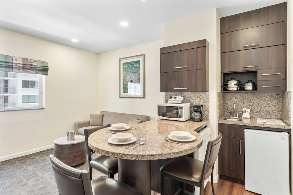 Private kitchenette