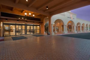 thumbnail: Restaurant-cafeteria