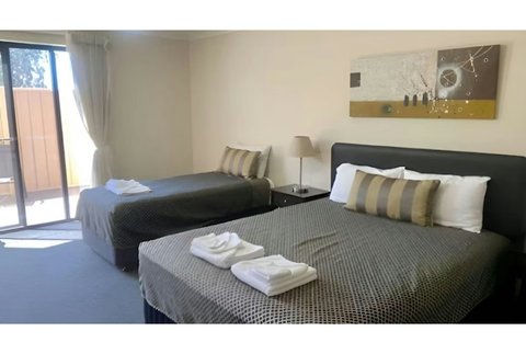 Discovery Parks Blackwater Motel Twin Room