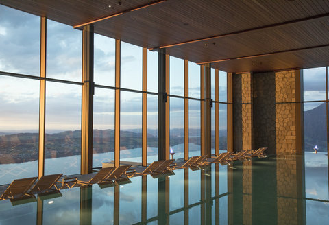 Alpine Spa - Indoor pool