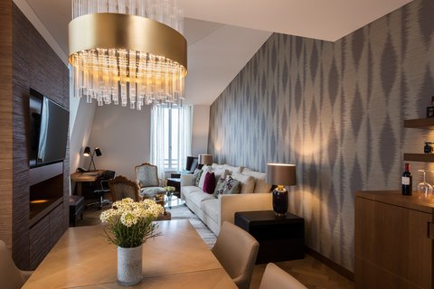 Heritage Lake View Prestige Suite - Dining