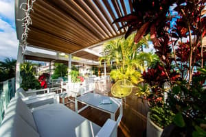 thumbnail: Bar (on property)