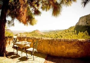 thumbnail: Outdoor dining