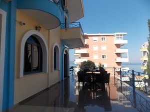 thumbnail: Terrace/patio