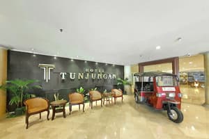 thumbnail: Interior entrance
