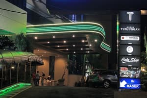 thumbnail: Front of property - evening/night