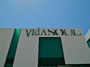 thumbnail: Exterior detail