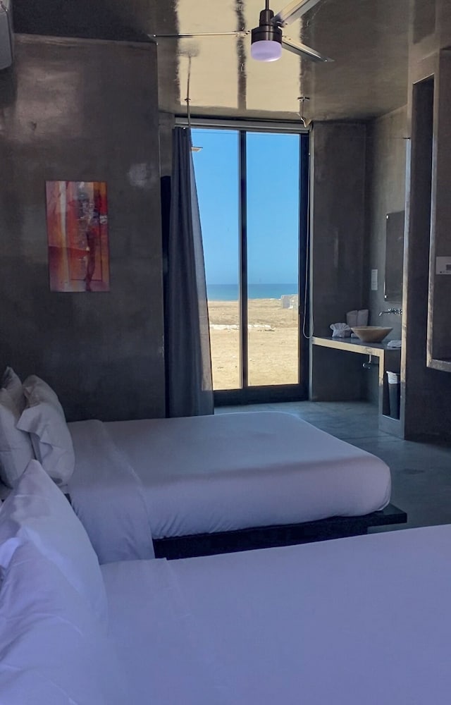 Beach/ocean view