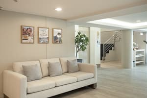 thumbnail: Lobby sitting area