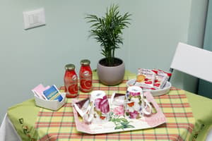 thumbnail: Room service - dining