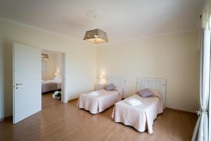 thumbnail: General view