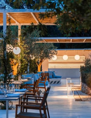thumbnail: Restaurant