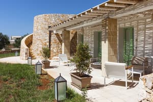 thumbnail: Exterior