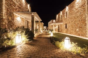 thumbnail: Exterior