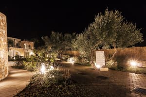 thumbnail: Exterior