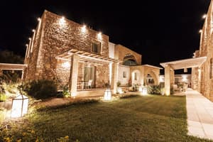 thumbnail: Front of property