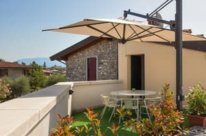 thumbnail: Outdoor dining