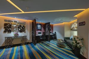 thumbnail: Business center