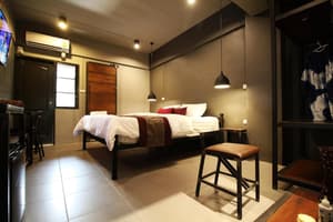 thumbnail: Room