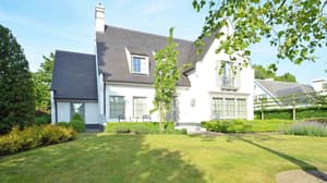 thumbnail: Front of property