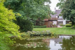 thumbnail: Property grounds