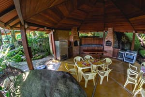 thumbnail: Outdoor dining