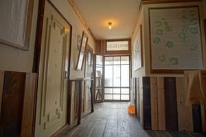thumbnail: Hallway