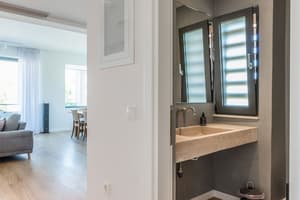 thumbnail: Bathroom sink