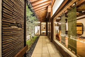 thumbnail: Exterior