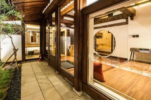 thumbnail: Exterior