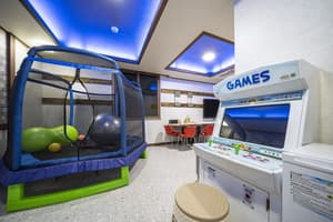 thumbnail: Lobby sitting area