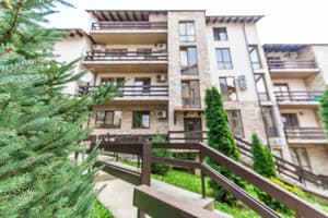 thumbnail: Front of property
