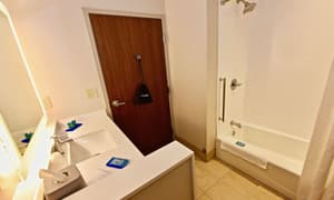 thumbnail: Room amenity