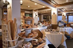 thumbnail: Breakfast area
