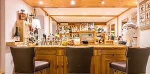 thumbnail: Bar (on property)