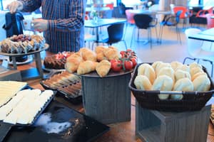 thumbnail: Breakfast area