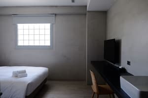 thumbnail: In-room business center