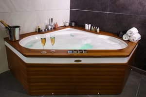 thumbnail: Jetted tub