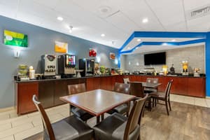 thumbnail: Breakfast area
