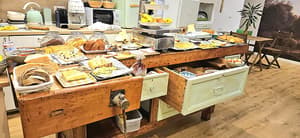 thumbnail: Breakfast area