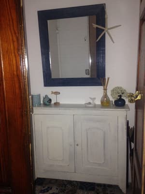 thumbnail: Interior detail