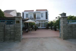 thumbnail: Exterior