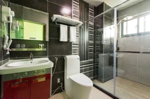 thumbnail: Deep soaking bathtub