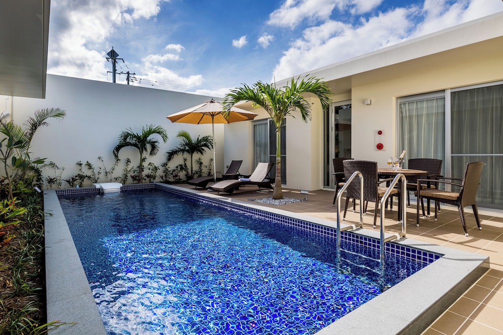 Private pool